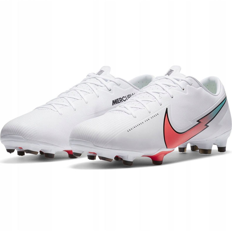 Nike Mercurial Vapor 13 Academy FG / MG M AT5269 163 futballcipő fehér 2