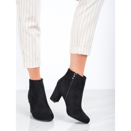 Laura Mode Klasszikus csizma egy poszton fekete 1