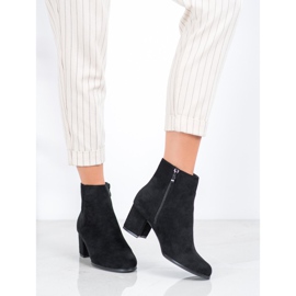 Danic Fekete csizma magas sarkú cipőben 1 Danic Fekete csizma magas sarkú cipőben 1