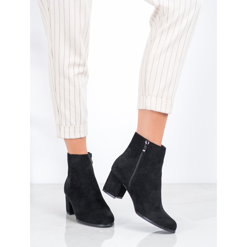 Danic Fekete csizma magas sarkú cipőben 1 Danic Fekete csizma magas sarkú cipőben 1