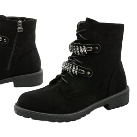 Fekete csizma dekoratív Ginoraya csíkokkal 1