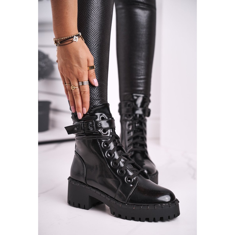 FRGIV Lakkozott női fekete fejcsizma 1