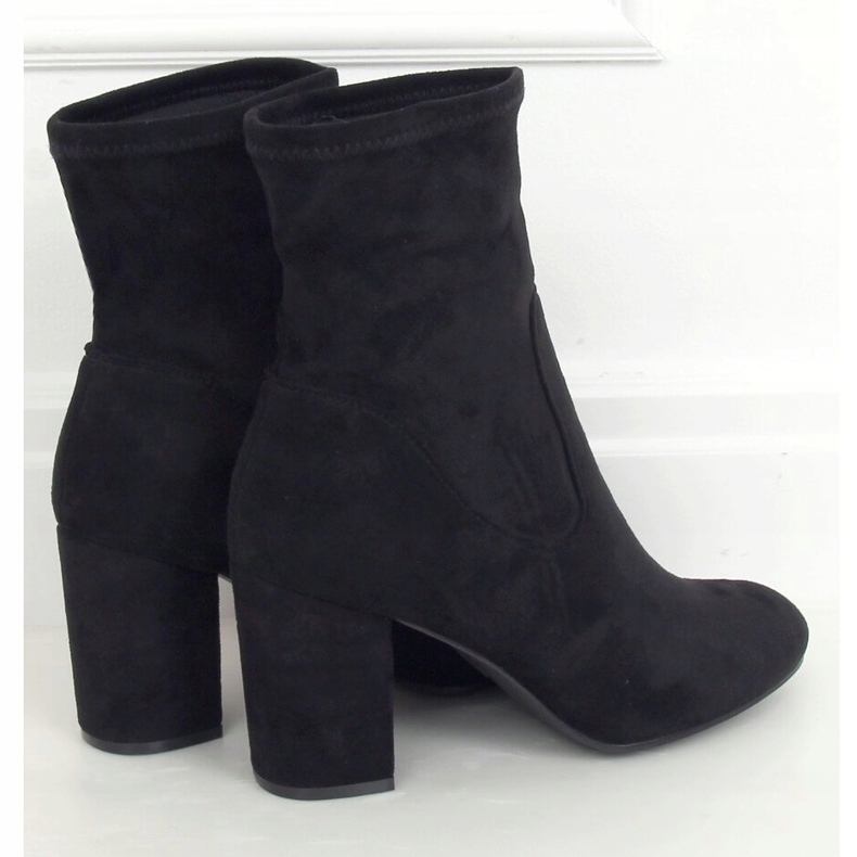 Fekete magassarkú 7675-GA Fekete 1