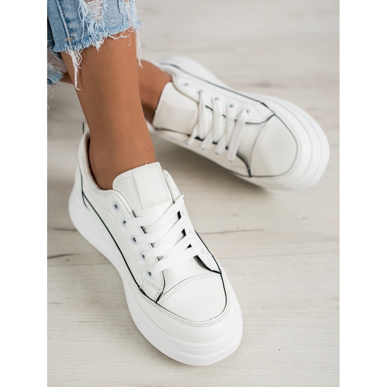 SHELOVET Sportcipő a platformon fehér 1