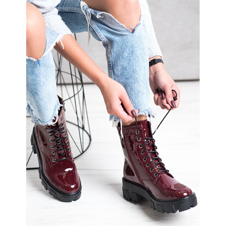 Goodin Lakkozott munkások piros 1 Goodin Lakkozott munkások piros 1