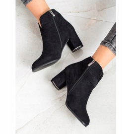 Wilady Elegáns csizma csattal fekete 1