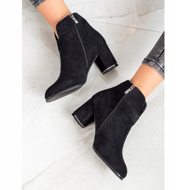 Wilady Elegáns csizma csattal fekete 1