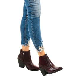 Barnásbarna csizma a Harriet cowboy csizma posztján piros 1 Barnásbarna csizma a Harriet cowboy csizma posztján piros 1