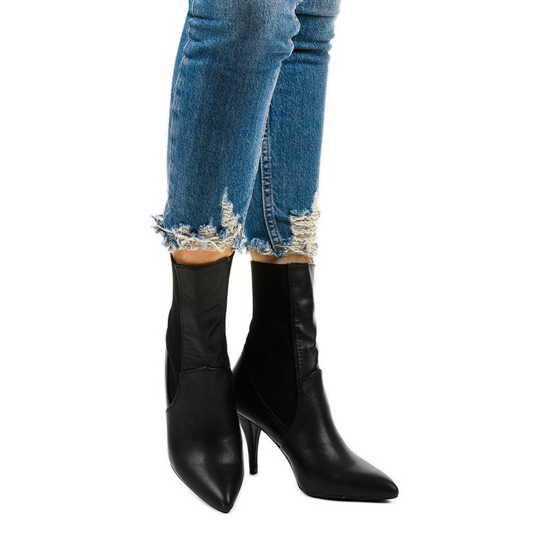 Fekete magassarkú Daywillow zoknival 1