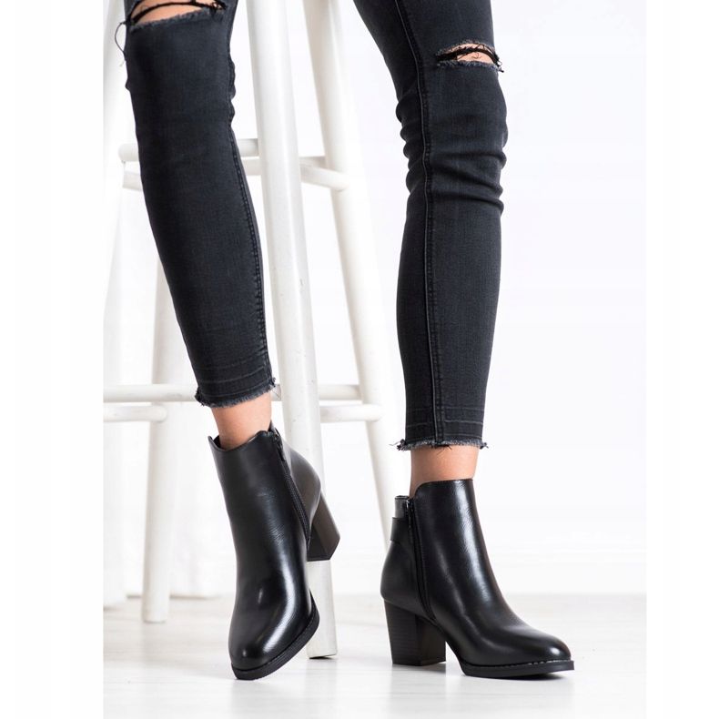 J. Star Kényelmes csizma egy oszlopon fekete 1