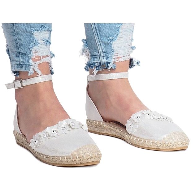 Ezüst espadrilles virágokkal LL6271 1