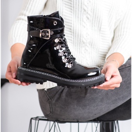 SDS Divatos lakkozott csapdázók fekete 2