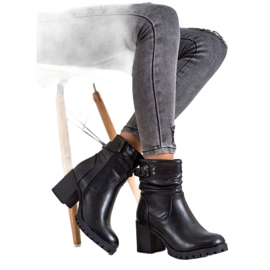 SDS Magas csizma szigeteléssel fekete 2 SDS Magas csizma szigeteléssel fekete 2