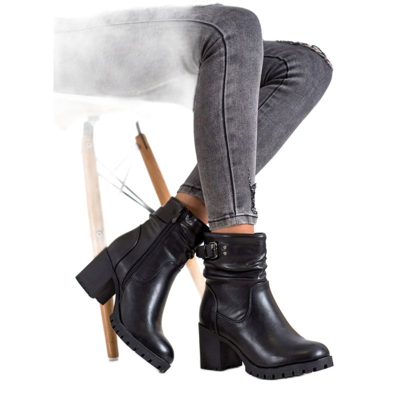 SDS Magas csizma szigeteléssel fekete 2