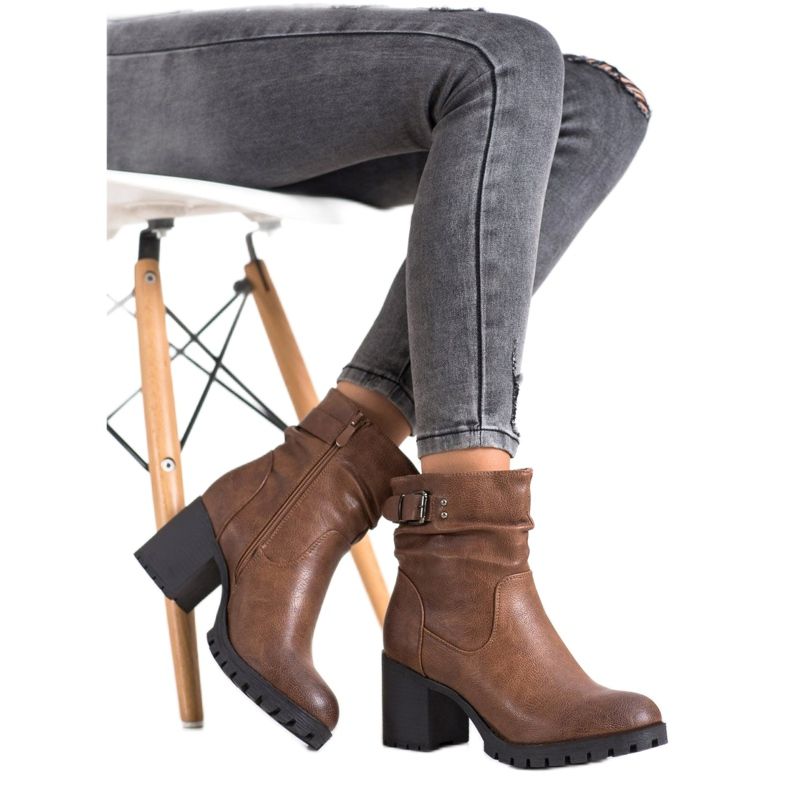 SDS Magas csizma szigeteléssel barna 1 SDS Magas csizma szigeteléssel barna 1