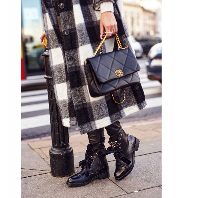 MSMG Női csizma fém gyöngyökkel meleg Perla szalaggal fekete 1 MSMG Női csizma fém gyöngyökkel meleg Perla szalaggal fekete 1