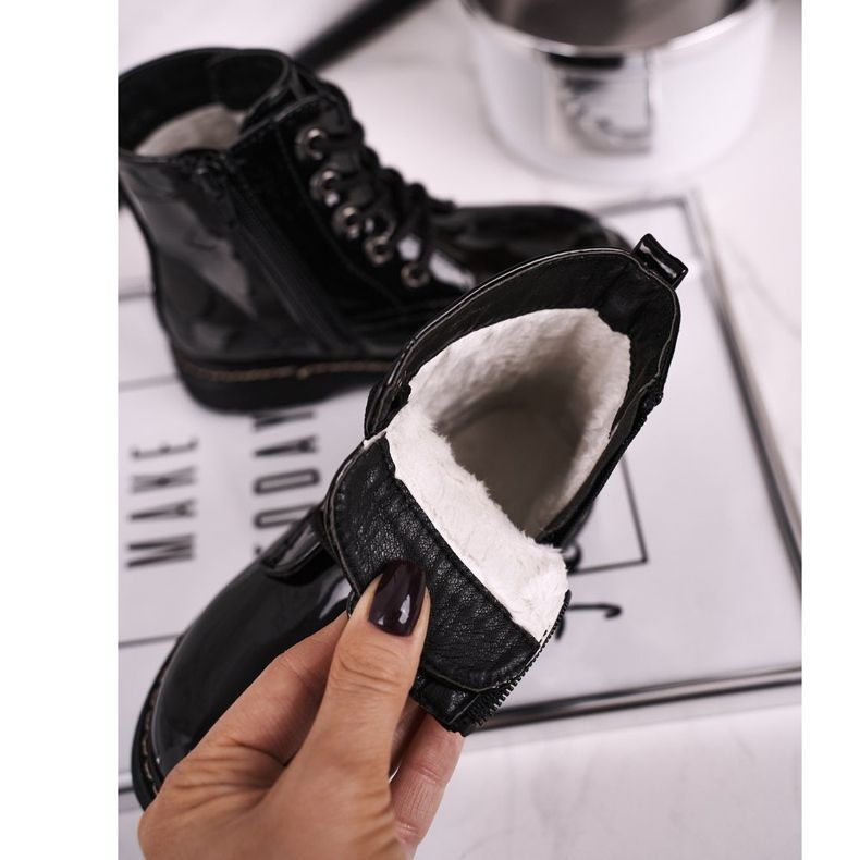 Gyermek meleg csizma strasszokkal lakkozott fekete hírnévvel 1