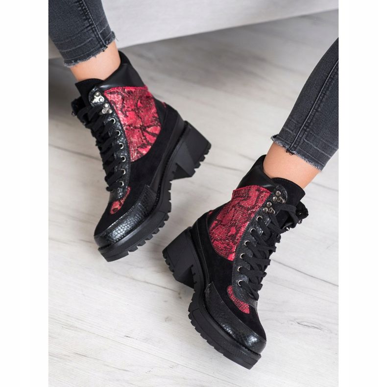 Groto Gogo Rockmunkások a sarkon fekete piros 1