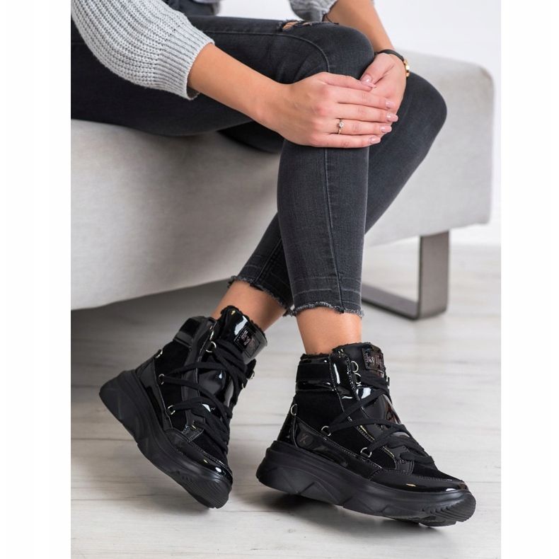 Kylie Divatos fekete lakkozott csapdázók 1