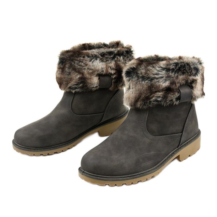 Szürke női szigetelt csizma a Giserelle -től 2