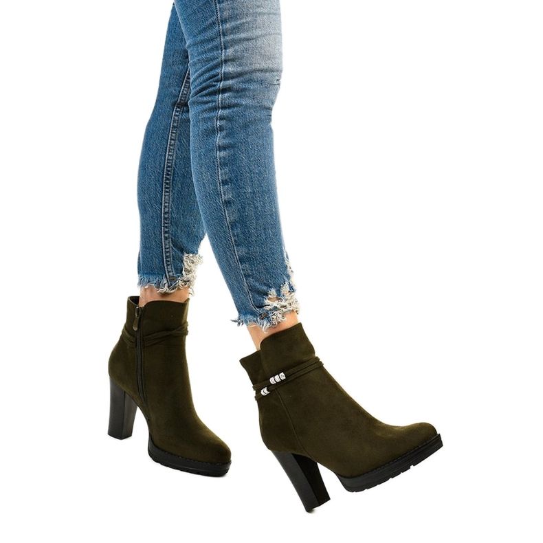 Zöld magas csizma a Vabella oszlopon 1