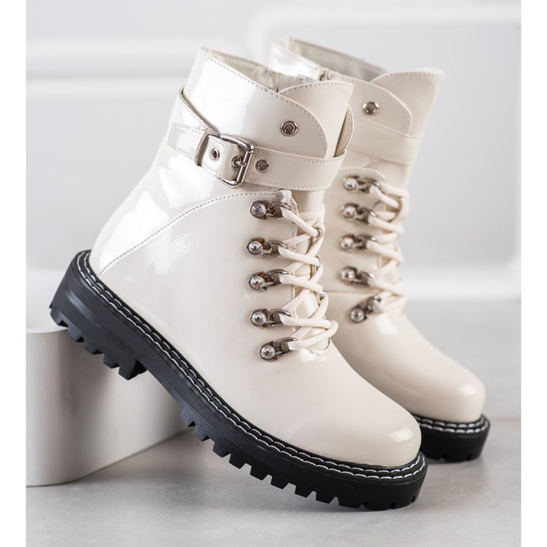 SDS Divatos lakkozott csapdázók fehér 2 SDS Divatos lakkozott csapdázók fehér 2