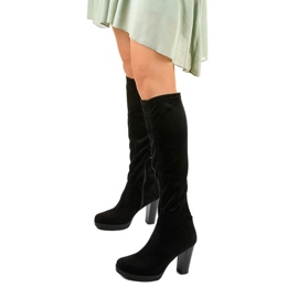 Fekete csizma Funnyfreeze velúrból 1