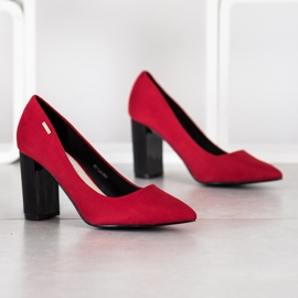 Goodin Szivattyúk egy oszlopon fekete piros 1