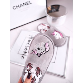 Gyermek szürke egyszarvú papucs egyszarvúval 2 Gyermek szürke egyszarvú papucs egyszarvúval 2