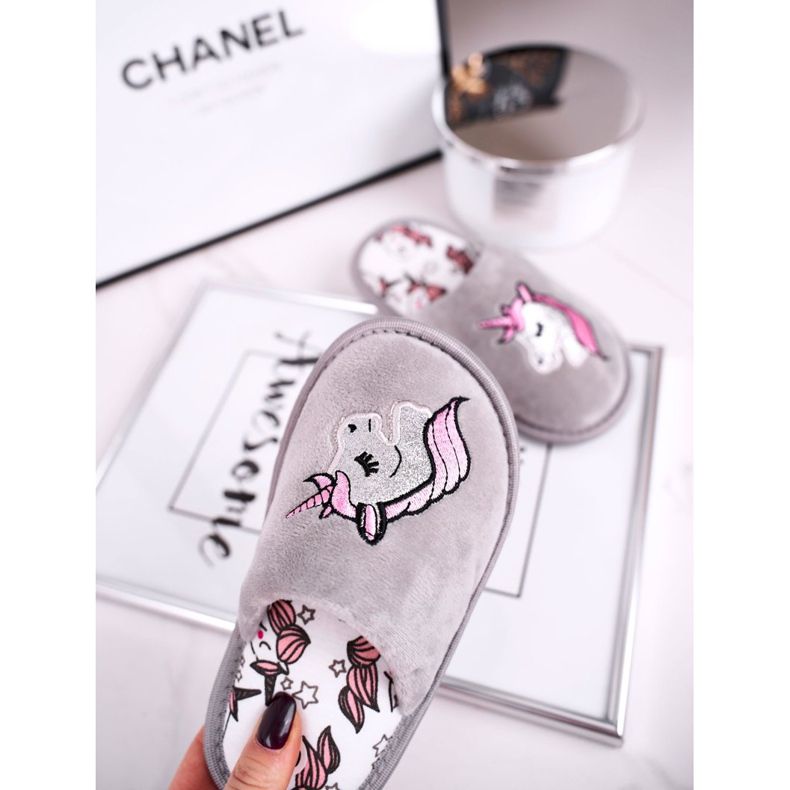 Gyermek szürke egyszarvú papucs egyszarvúval 2 Gyermek szürke egyszarvú papucs egyszarvúval 2