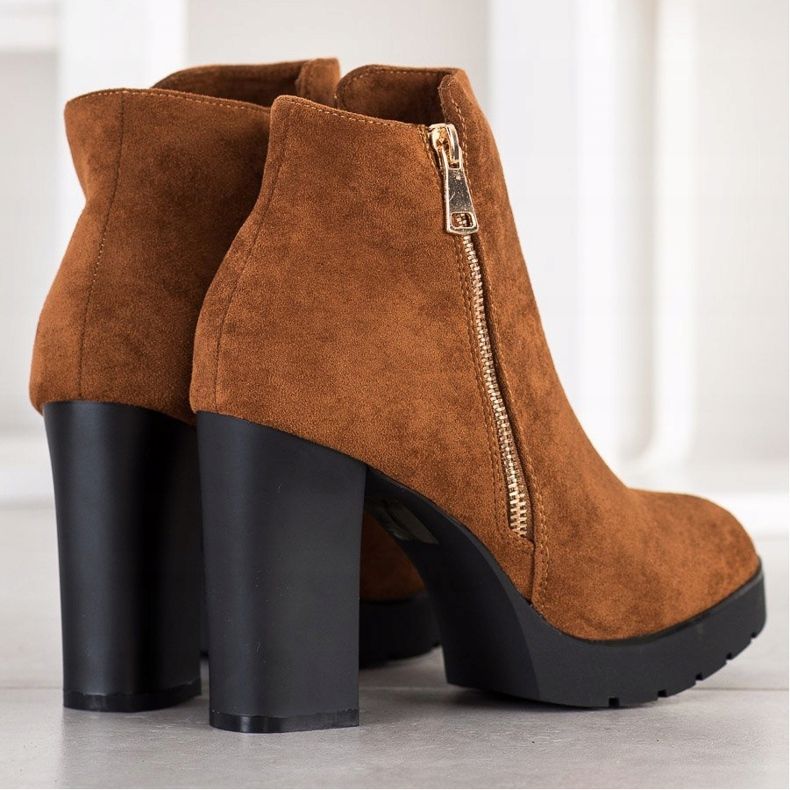 Small Swan Magas sarkú csizma barna sárga 1