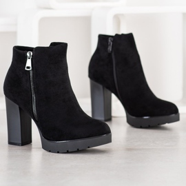 Small Swan Magas sarkú csizma fekete 1