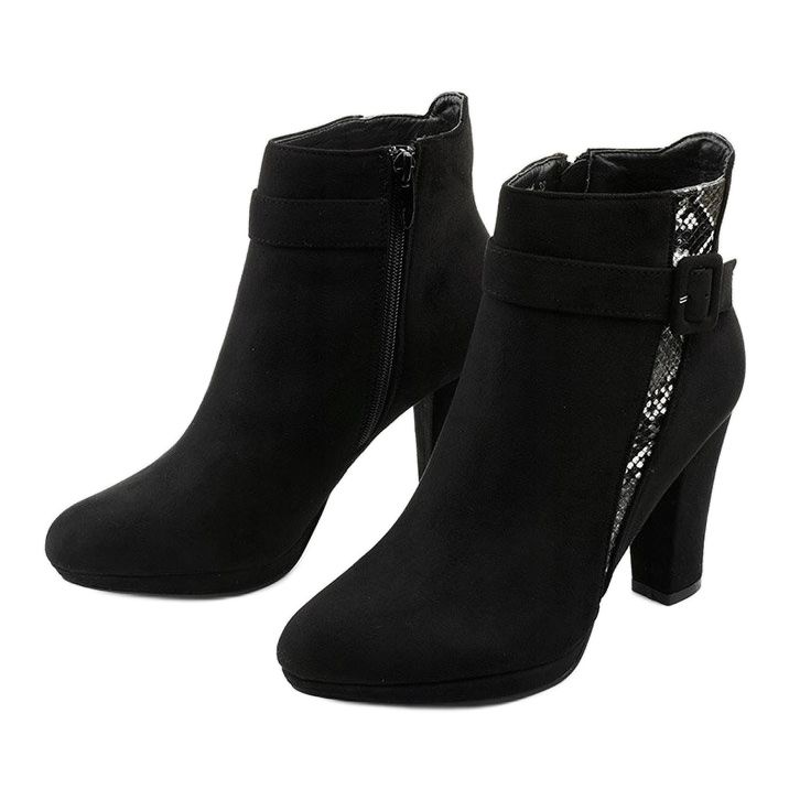 Fekete csizma a poszton Lysianassa öko-velúrral 2