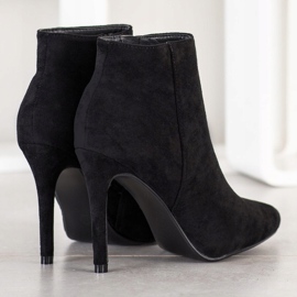 Small Swan Stílusos csizma magas sarkon fekete 2