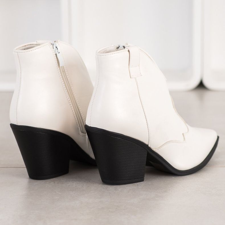 Queen Vivi Rövid tehénlányok Spitzben fehér 1