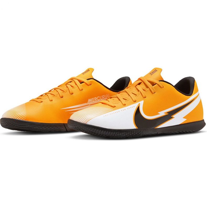 Nike Mercurial Vapor 13 Club Ic Jr AT8169 801 futballcipő sárga sárga 1