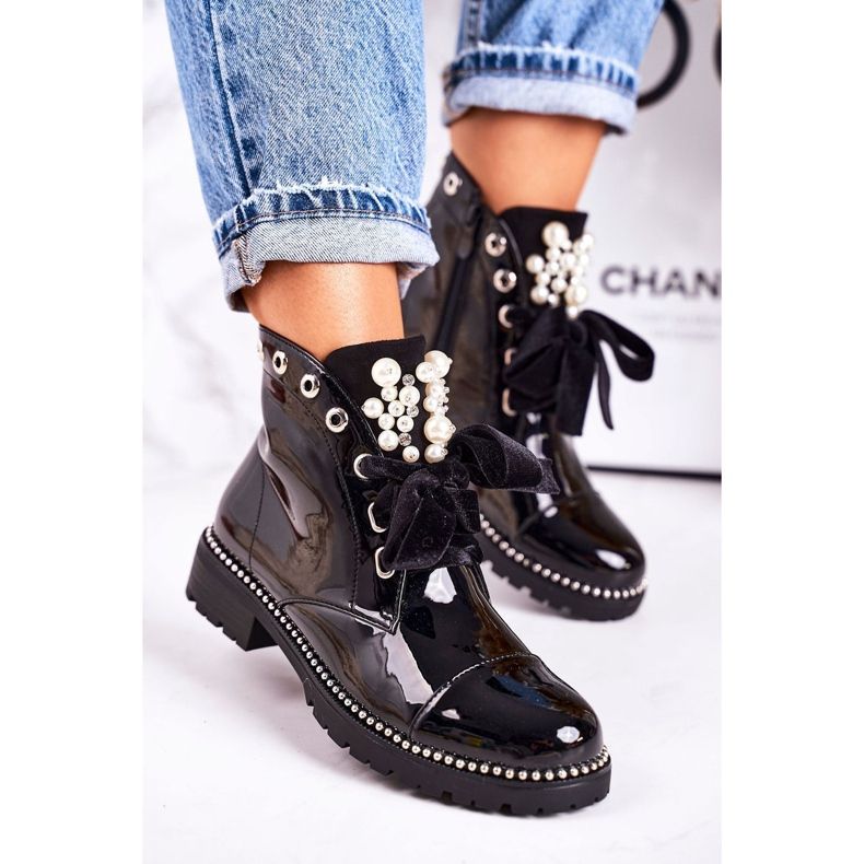 PS1 Női meleg csizma gyöngyökkel, fúvókákkal és szalaggal, lakkozott Perla fekete 1