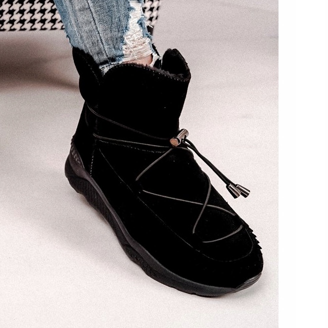 HAN Női sportos hócsizma szőrmével, fekete színnel 1