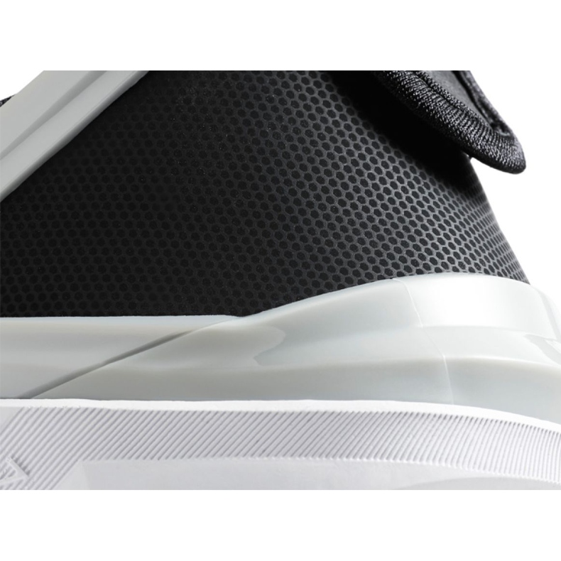 Nike Metcon 6 FlyEase M DB3790-010 edzőcipő fekete 1