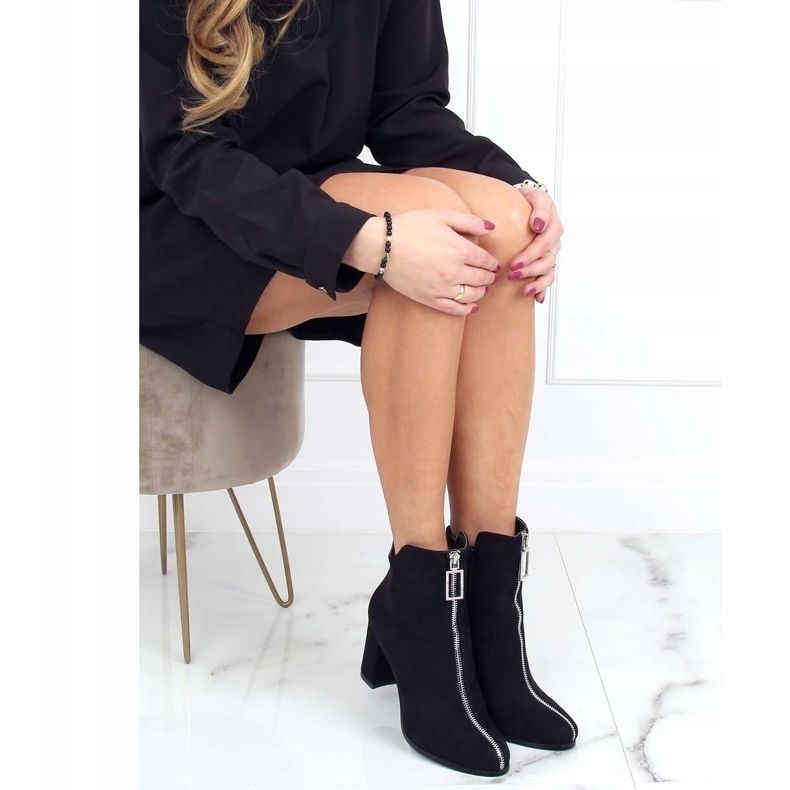 Fekete magas sarkú csizma 0-320 Fekete 1