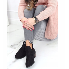 Fekete csizma, kivágott fekete CM-8M4-1 fekete 1