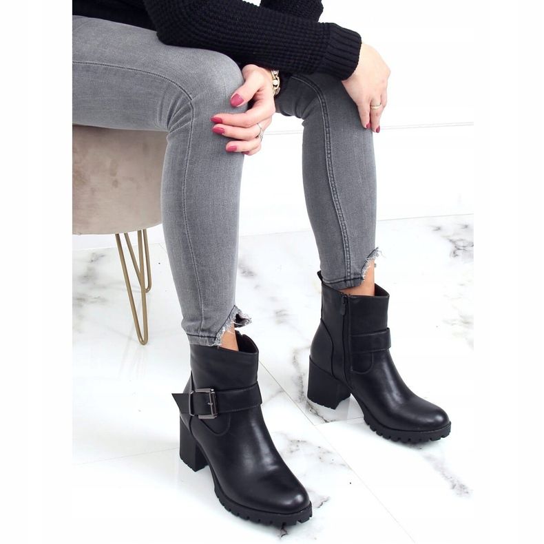 Fekete magas sarkú csizma 7956-GA Black 1