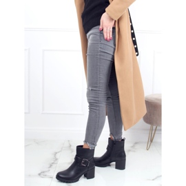 Fekete magas sarkú csizma 7956-GA Black 2