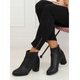 Klasszikus magassarkú fekete 77-71 Fekete 1