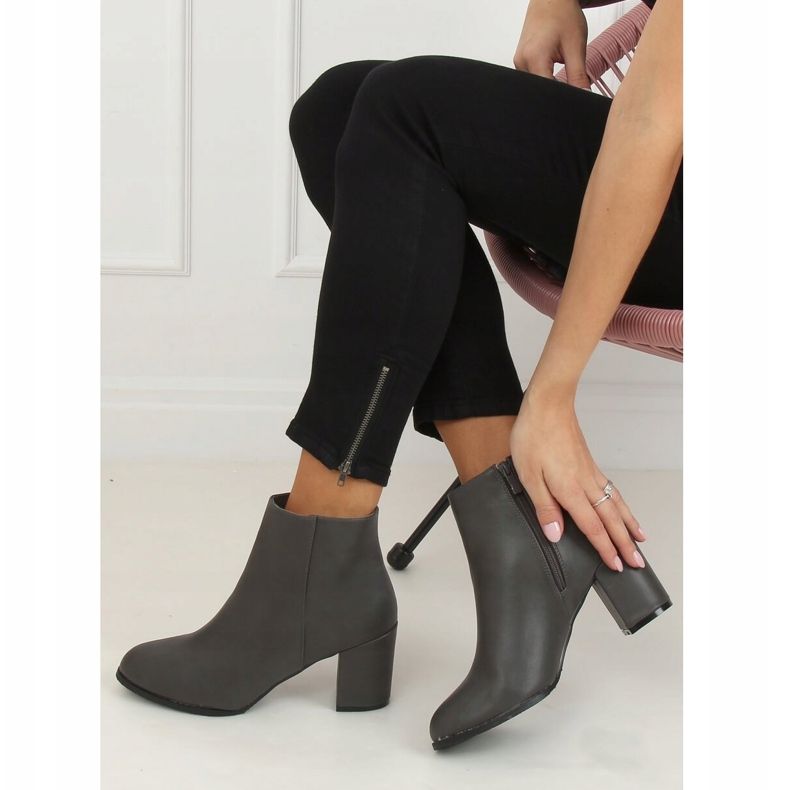 Klasszikus szürke magassarkú 77-71 Szürke 1 Klasszikus szürke magassarkú 77-71 Szürke 1