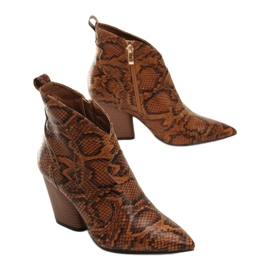 Vices Satuk 1584-54-barna 1