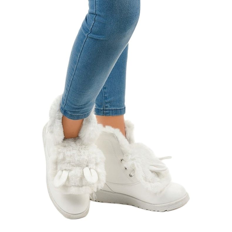 Fehér szigetelt csizma az Alrindrától 1 Fehér szigetelt csizma az Alrindrától 1