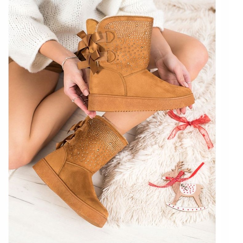 Small Swan Mukluki Kristályokkal barna 1