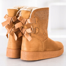 Small Swan Mukluki Kristályokkal barna 2 Small Swan Mukluki Kristályokkal barna 2