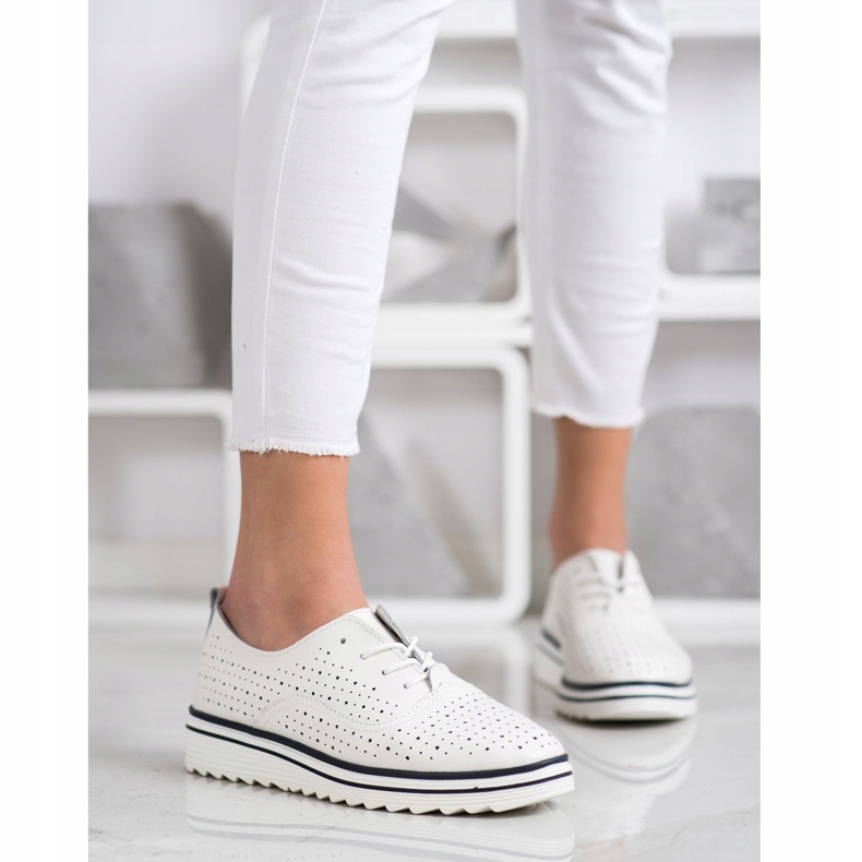 Goodin Áttört bőr lábbeli fehér 1